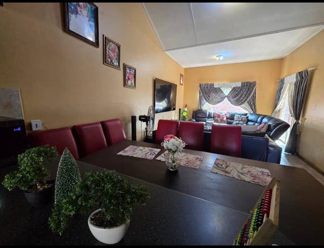 3 BEDROOM TOWNHOUSE FOR SALE IN MONTANA